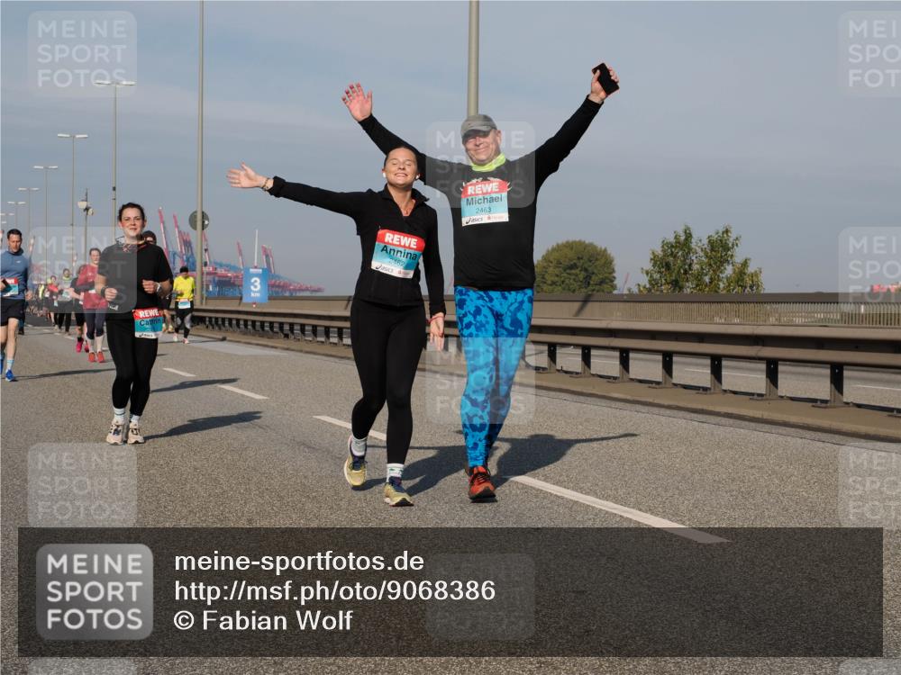 03.10.2025 - Köhlbrandbrückenlauf Fabian Wolf http://msf.ph/oto/9068386 03.10.2025 10:11:07 Position 3 3, 2462, 2463 meine-sportfotos.de