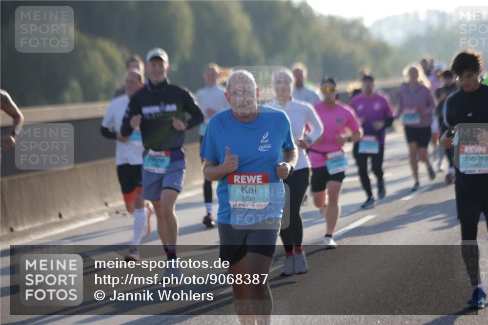 03.10.2025 - Köhlbrandbrückenlauf Jannik Wohlers http://msf.ph/oto/9068387 03.10.2025 09:16:20 Position 3 3250, 1089 meine-sportfotos.de