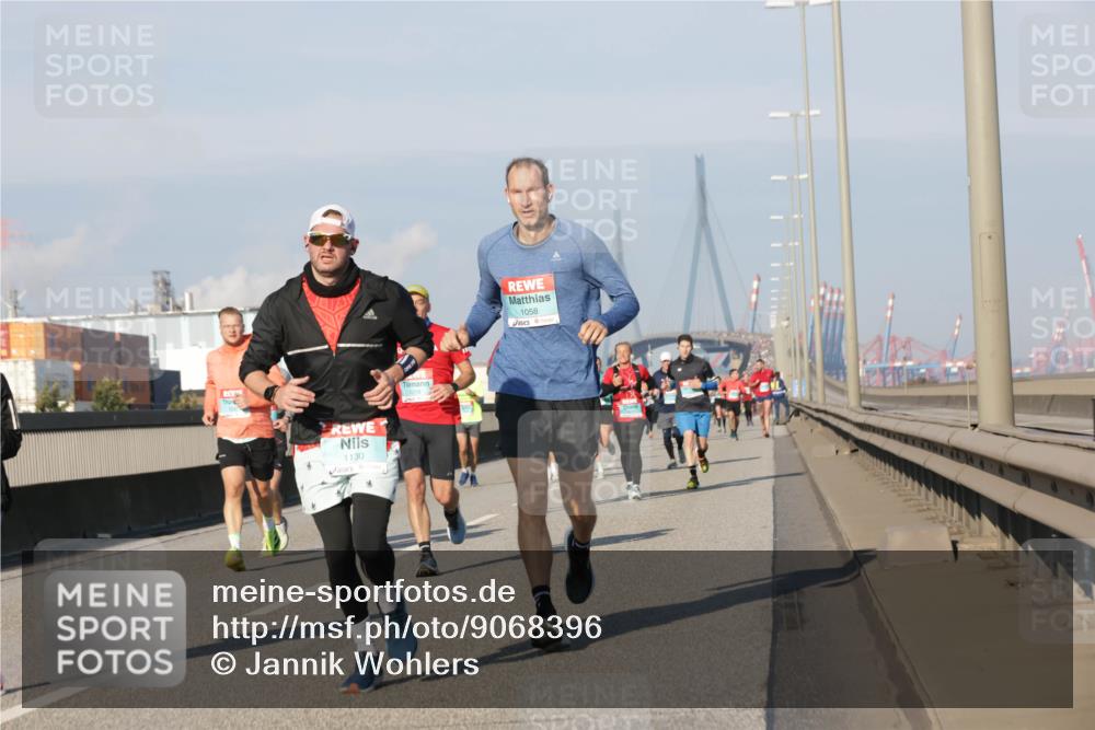 03.10.2025 - Köhlbrandbrückenlauf Jannik Wohlers http://msf.ph/oto/9068396 03.10.2025 09:47:49 Position 3 1130, 1219, 1058 meine-sportfotos.de