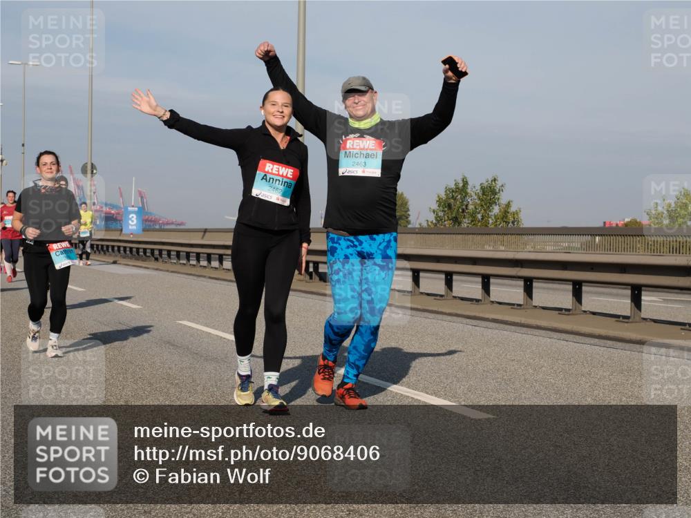 03.10.2025 - Köhlbrandbrückenlauf Fabian Wolf http://msf.ph/oto/9068406 03.10.2025 10:11:07 Position 3 3, 2462, 2463 meine-sportfotos.de