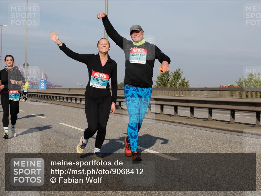 03.10.2025 - Köhlbrandbrückenlauf Fabian Wolf http://msf.ph/oto/9068412 03.10.2025 10:11:08 Position 3 3, 2462, 2463 meine-sportfotos.de
