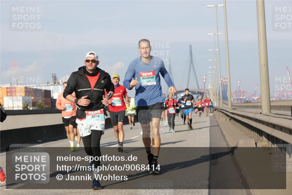 03.10.2025 - Köhlbrandbrückenlauf Jannik Wohlers http://msf.ph/oto/9068414 03.10.2025 09:47:50 Position 3 1130, 1219, 1058 meine-sportfotos.de
