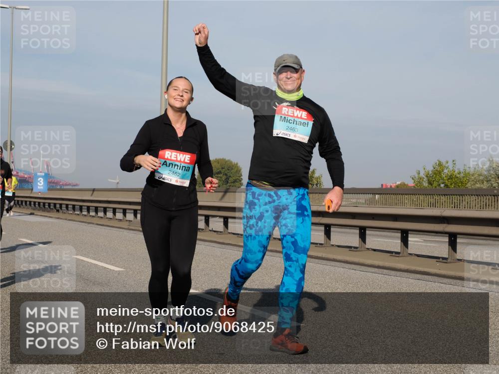 03.10.2025 - Köhlbrandbrückenlauf Fabian Wolf http://msf.ph/oto/9068425 03.10.2025 10:11:08 Position 3 2462, 2463 meine-sportfotos.de