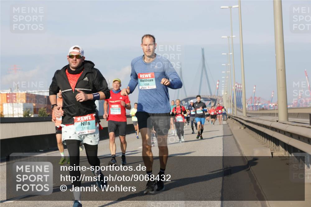 03.10.2025 - Köhlbrandbrückenlauf Jannik Wohlers http://msf.ph/oto/9068432 03.10.2025 09:47:50 Position 3 2, 1130, 1219, 1058 meine-sportfotos.de