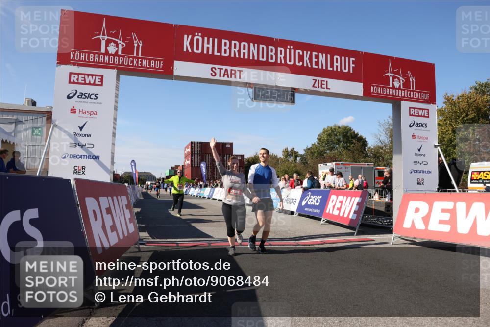03.10.2025 - Köhlbrandbrückenlauf Lena Gebhardt http://msf.ph/oto/9068484 03.10.2025 13:33:16 Ziel 4755, 4775, 5783, 6376 meine-sportfotos.de