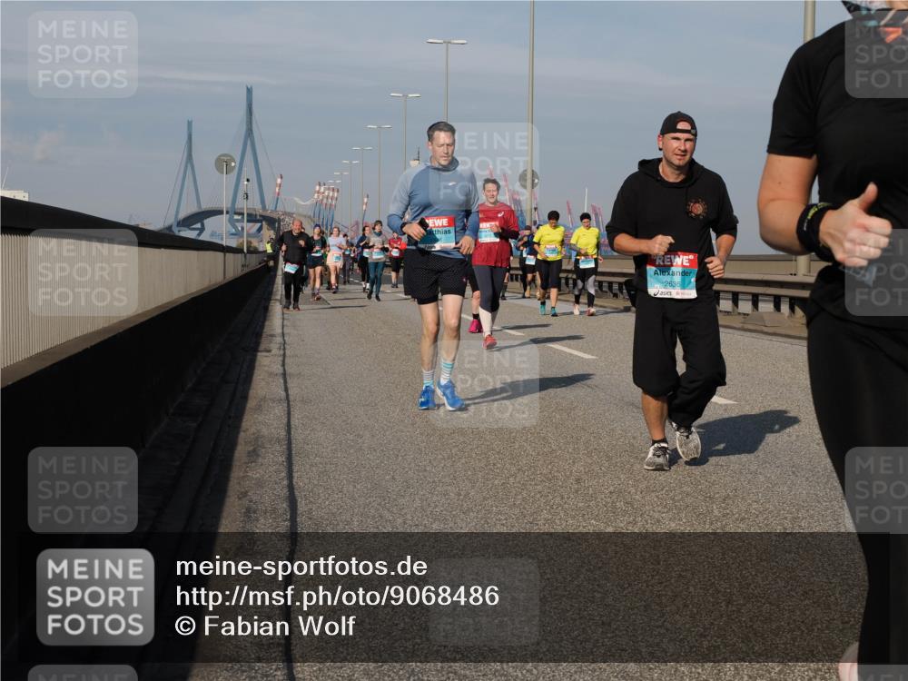 03.10.2025 - Köhlbrandbrückenlauf Fabian Wolf http://msf.ph/oto/9068486 03.10.2025 10:11:11 Position 3 2636 meine-sportfotos.de