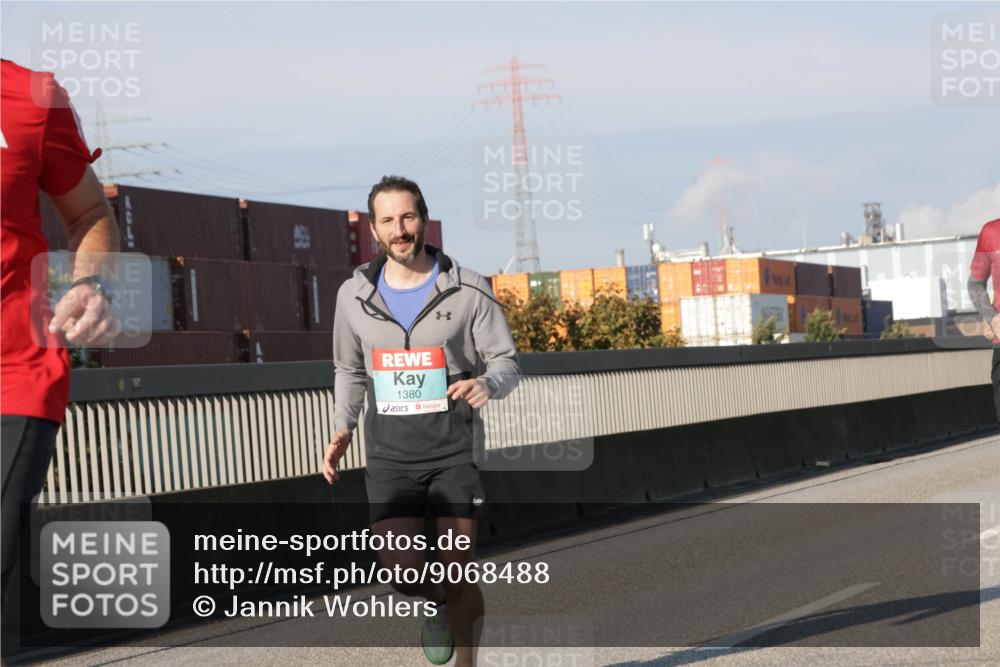 03.10.2025 - Köhlbrandbrückenlauf Jannik Wohlers http://msf.ph/oto/9068488 03.10.2025 09:47:54 Position 3 1380 meine-sportfotos.de