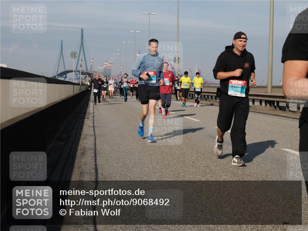 03.10.2025 - Köhlbrandbrückenlauf Fabian Wolf http://msf.ph/oto/9068492 03.10.2025 10:11:11 Position 3 2636 meine-sportfotos.de