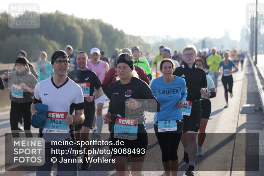 03.10.2025 - Köhlbrandbrückenlauf Jannik Wohlers http://msf.ph/oto/9068493 03.10.2025 09:16:27 Position 3 16, 1516, 3842, 3425 meine-sportfotos.de