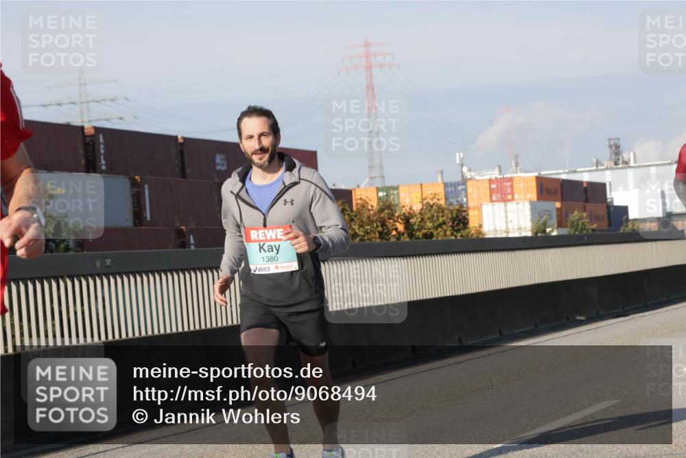 03.10.2025 - Köhlbrandbrückenlauf Jannik Wohlers http://msf.ph/oto/9068494 03.10.2025 09:47:54 Position 3 0400, 1380 meine-sportfotos.de