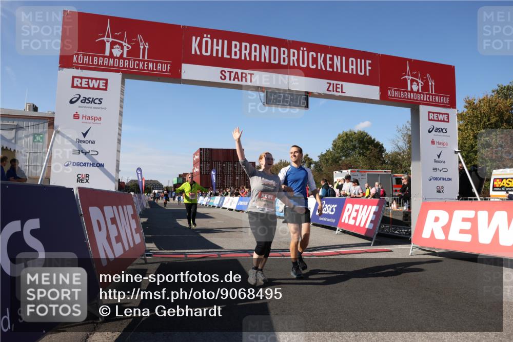 03.10.2025 - Köhlbrandbrückenlauf Lena Gebhardt http://msf.ph/oto/9068495 03.10.2025 13:33:16 Ziel 4755, 4775, 5783, 6376 meine-sportfotos.de