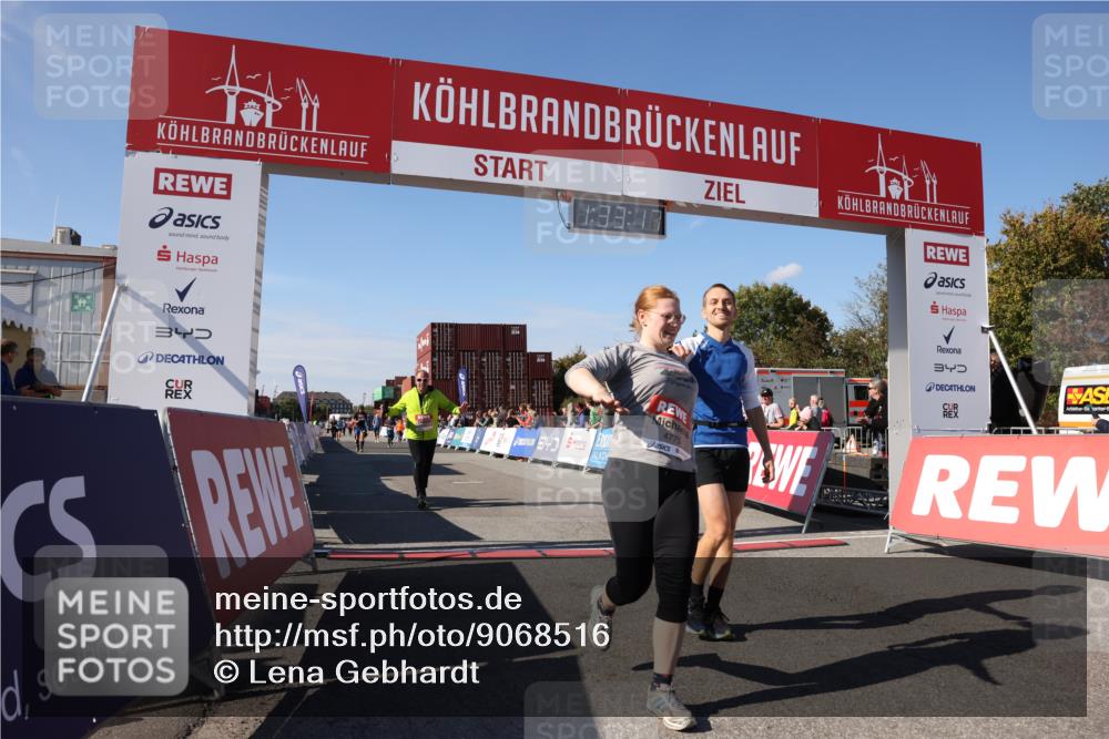 03.10.2025 - Köhlbrandbrückenlauf Lena Gebhardt http://msf.ph/oto/9068516 03.10.2025 13:33:17 Ziel 4755, 4775, 5783 meine-sportfotos.de