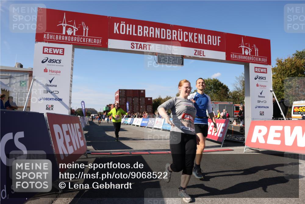 03.10.2025 - Köhlbrandbrückenlauf Lena Gebhardt http://msf.ph/oto/9068522 03.10.2025 13:33:17 Ziel 4755, 4775, 5783 meine-sportfotos.de