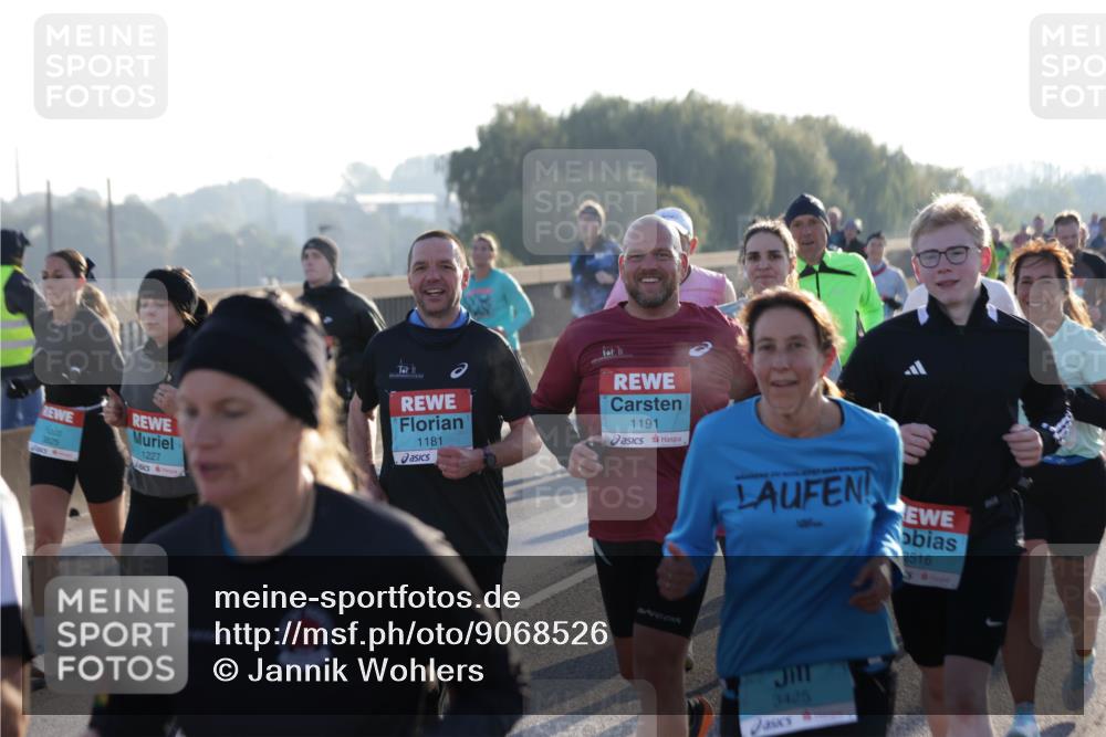 03.10.2025 - Köhlbrandbrückenlauf Jannik Wohlers http://msf.ph/oto/9068526 03.10.2025 09:16:29 Position 3 3825, 1227, 1181, 1191, 8516, 3425 meine-sportfotos.de