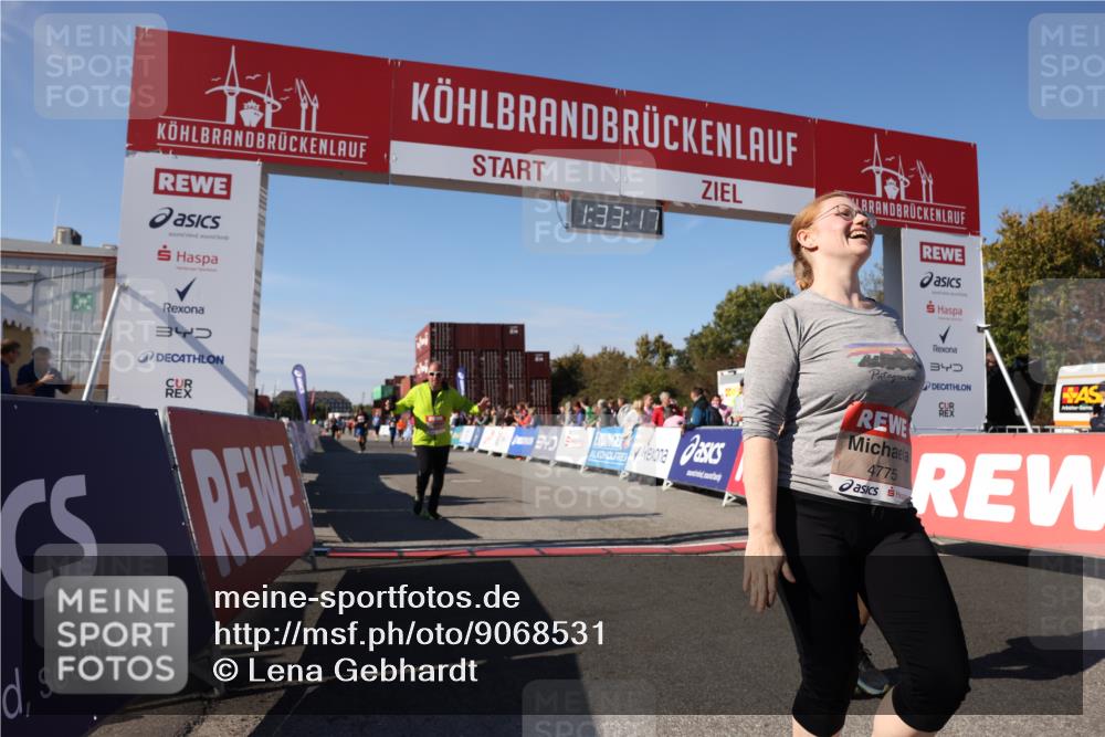 03.10.2025 - Köhlbrandbrückenlauf Lena Gebhardt http://msf.ph/oto/9068531 03.10.2025 13:33:18 Ziel 4755, 4775, 5783 meine-sportfotos.de