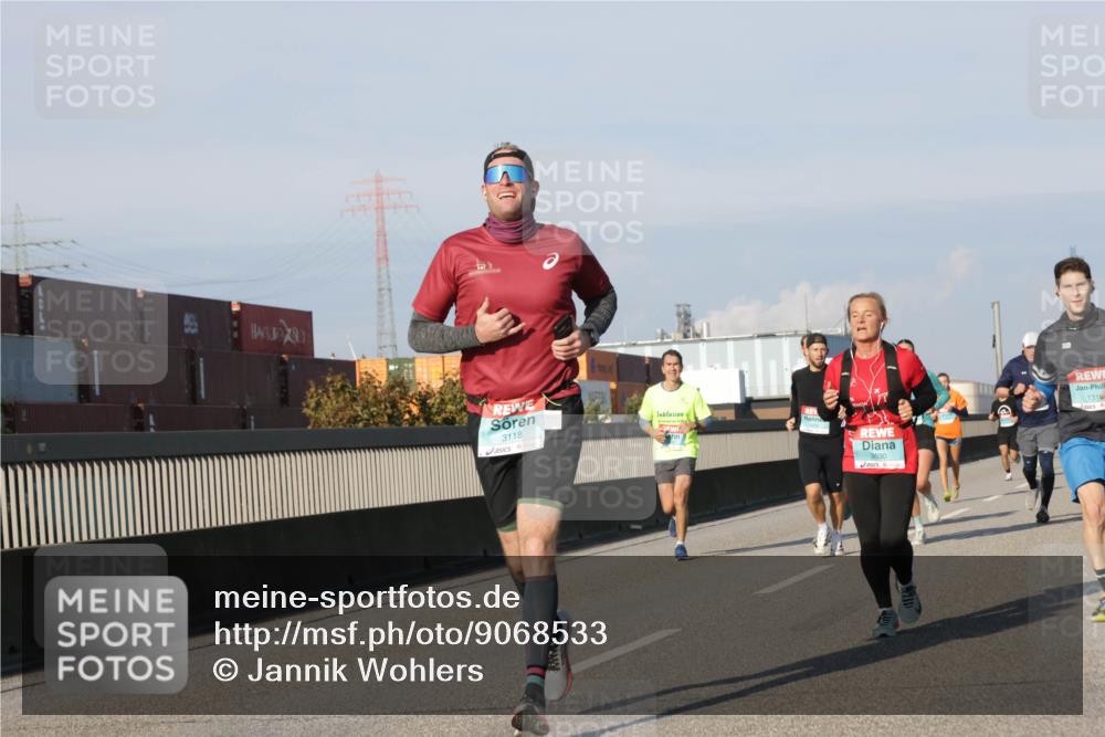 03.10.2025 - Köhlbrandbrückenlauf Jannik Wohlers http://msf.ph/oto/9068533 03.10.2025 09:47:56 Position 3 3118, 10, 3630, 1310 meine-sportfotos.de