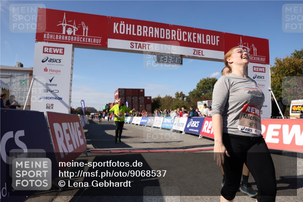 03.10.2025 - Köhlbrandbrückenlauf Lena Gebhardt http://msf.ph/oto/9068537 03.10.2025 13:33:18 Ziel 4755, 4775, 5783 meine-sportfotos.de