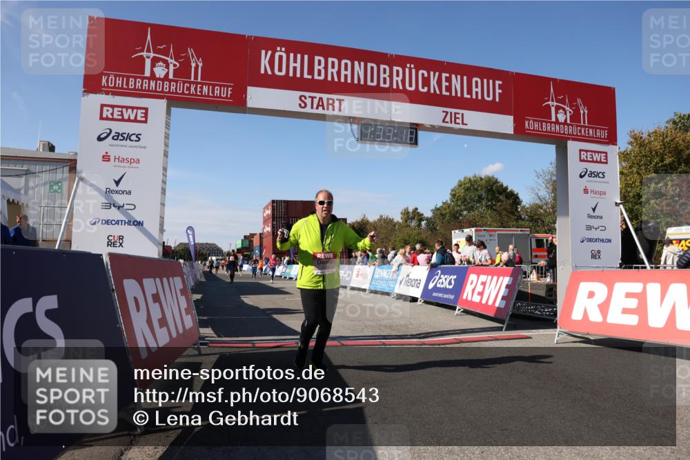 03.10.2025 - Köhlbrandbrückenlauf Lena Gebhardt http://msf.ph/oto/9068543 03.10.2025 13:33:19 Ziel 4755, 4775, 5413, 5783 meine-sportfotos.de