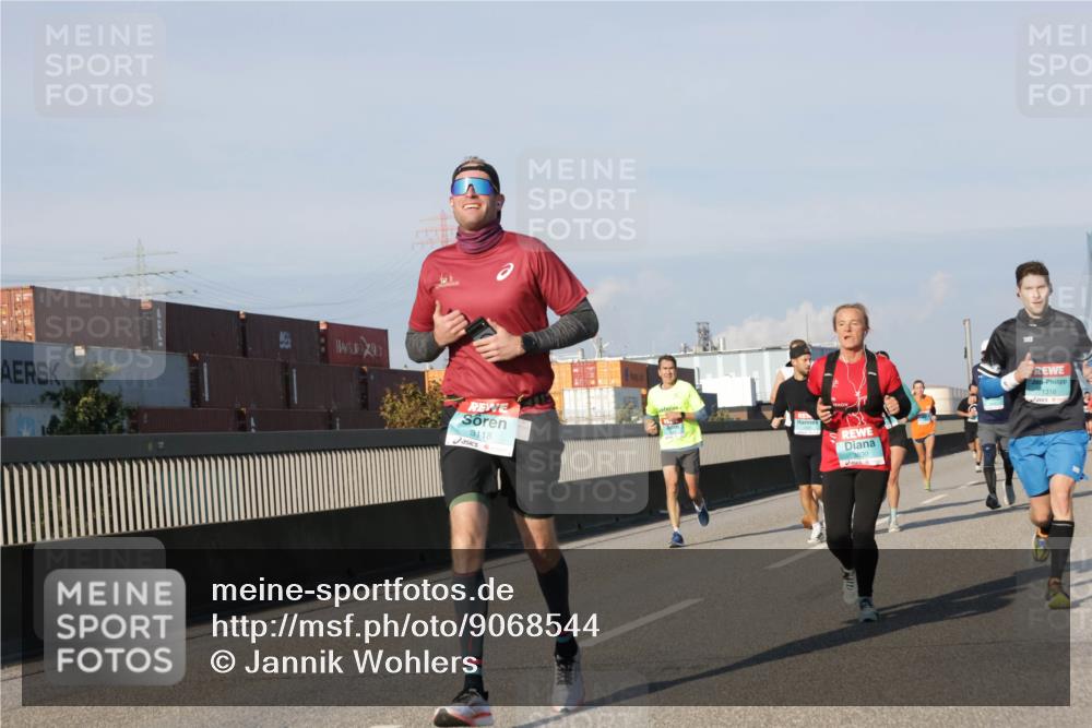 03.10.2025 - Köhlbrandbrückenlauf Jannik Wohlers http://msf.ph/oto/9068544 03.10.2025 09:47:56 Position 3 7, 3118, 1316 meine-sportfotos.de