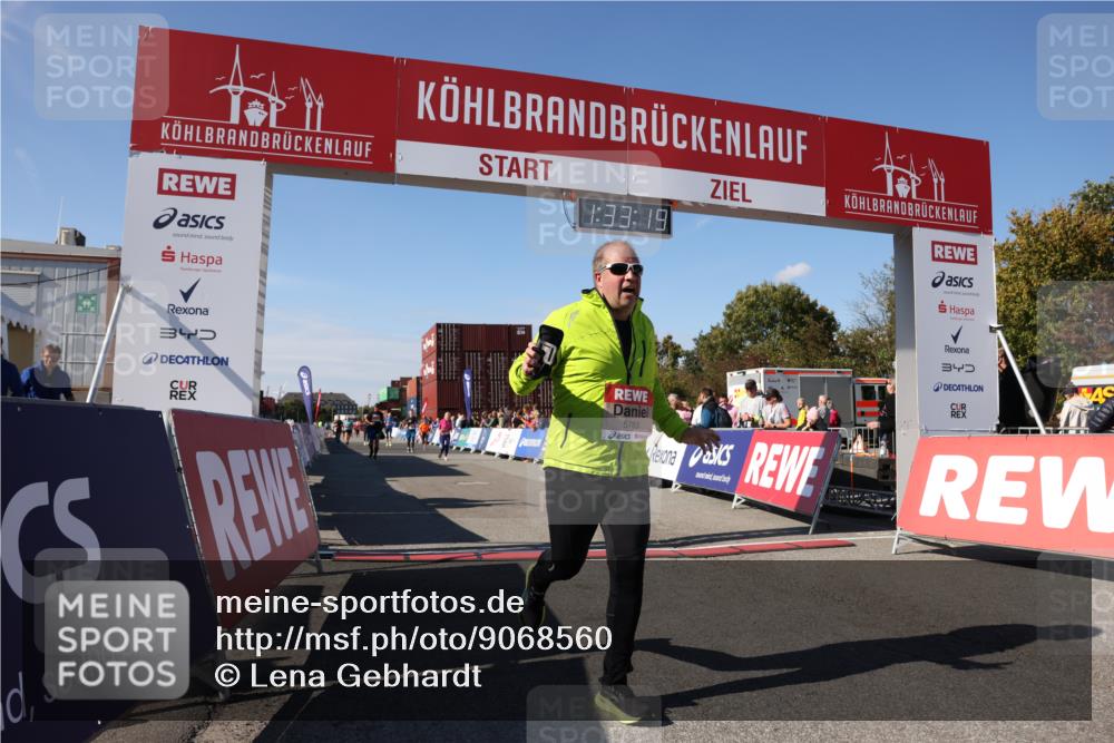 03.10.2025 - Köhlbrandbrückenlauf Lena Gebhardt http://msf.ph/oto/9068560 03.10.2025 13:33:19 Ziel 4755, 4775, 5413, 5783 meine-sportfotos.de