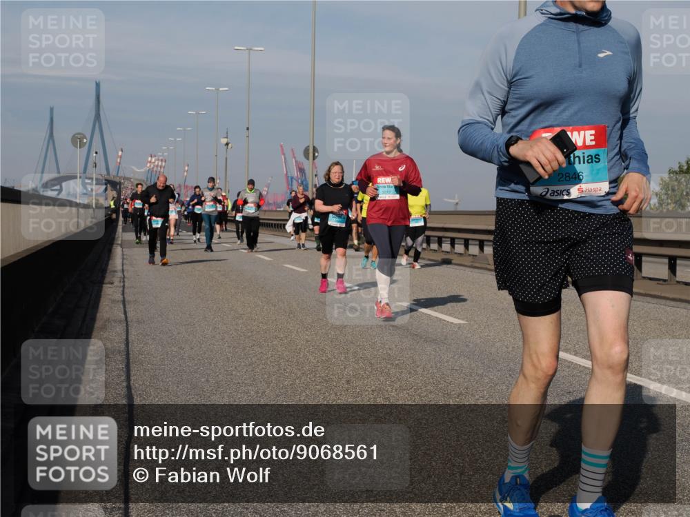 03.10.2025 - Köhlbrandbrückenlauf Fabian Wolf http://msf.ph/oto/9068561 03.10.2025 10:11:14 Position 3 3019, 2846 meine-sportfotos.de
