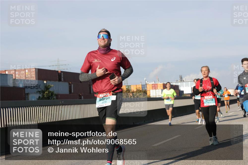 03.10.2025 - Köhlbrandbrückenlauf Jannik Wohlers http://msf.ph/oto/9068565 03.10.2025 09:47:57 Position 3 3118, 3630 meine-sportfotos.de