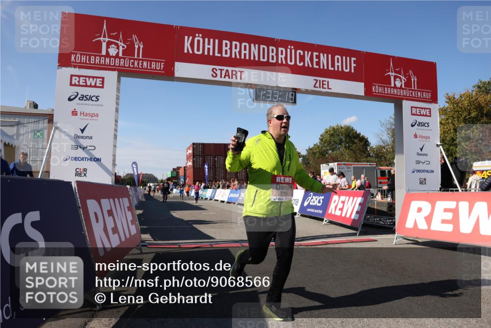 03.10.2025 - Köhlbrandbrückenlauf Lena Gebhardt http://msf.ph/oto/9068566 03.10.2025 13:33:19 Ziel 4755, 4775, 5413, 5783 meine-sportfotos.de