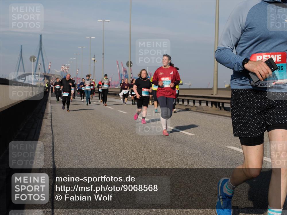 03.10.2025 - Köhlbrandbrückenlauf Fabian Wolf http://msf.ph/oto/9068568 03.10.2025 10:11:15 Position 3 346 meine-sportfotos.de