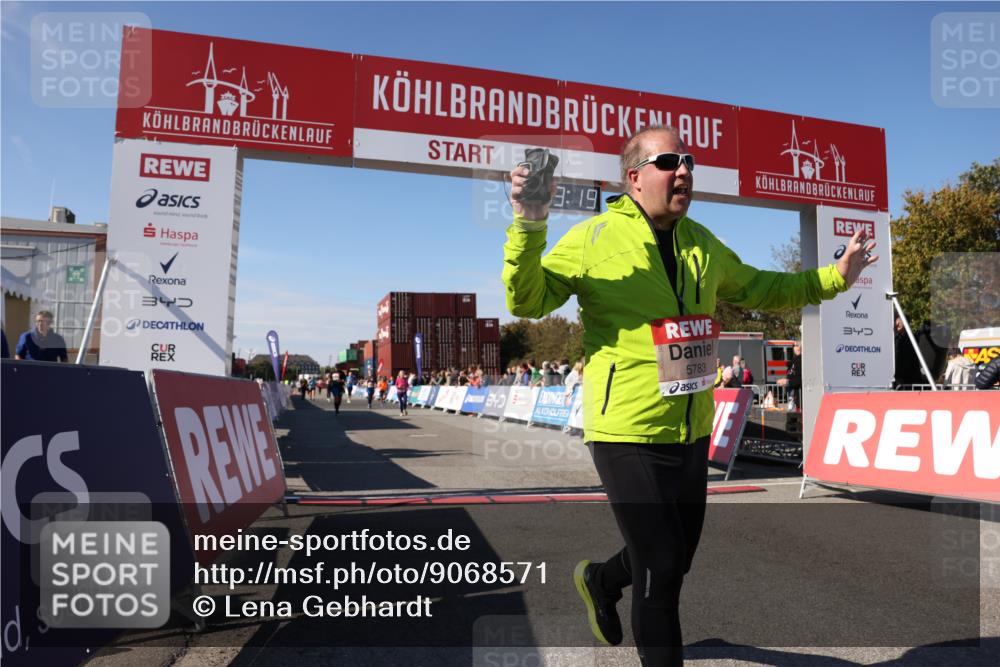 03.10.2025 - Köhlbrandbrückenlauf Lena Gebhardt http://msf.ph/oto/9068571 03.10.2025 13:33:20 Ziel 4755, 4775, 5211, 5413, 5783 meine-sportfotos.de