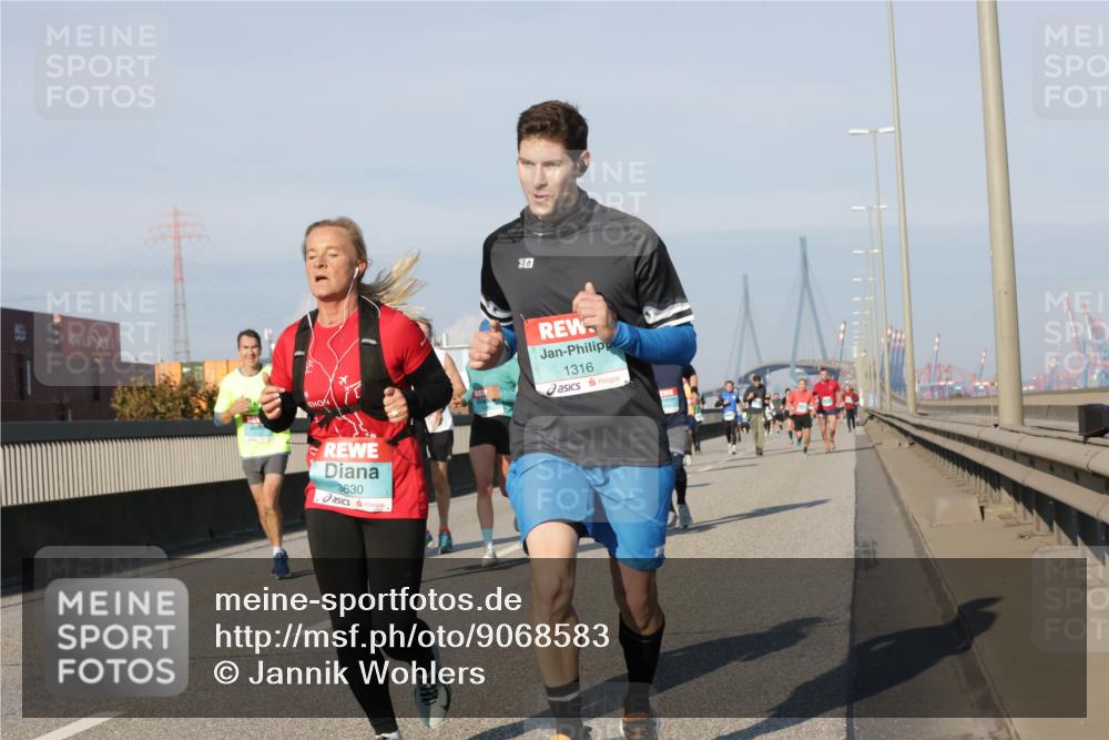03.10.2025 - Köhlbrandbrückenlauf Jannik Wohlers http://msf.ph/oto/9068583 03.10.2025 09:47:58 Position 3 3630, 6, 1316 meine-sportfotos.de