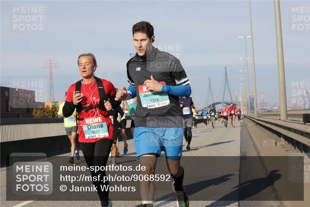 03.10.2025 - Köhlbrandbrückenlauf Jannik Wohlers http://msf.ph/oto/9068592 03.10.2025 09:47:58 Position 3 3630, 9, 1316 meine-sportfotos.de