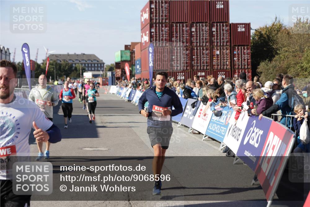 03.10.2025 - Köhlbrandbrückenlauf Jannik Wohlers http://msf.ph/oto/9068596 03.10.2025 13:13:24 Ziel 4191, 4223, 4324, 4373, 4383, 4448, 4463, 4513, 4583, 4853, 5034, 5204, 5261, 5358, 5852, 6788, 6789, 6818 meine-sportfotos.de
