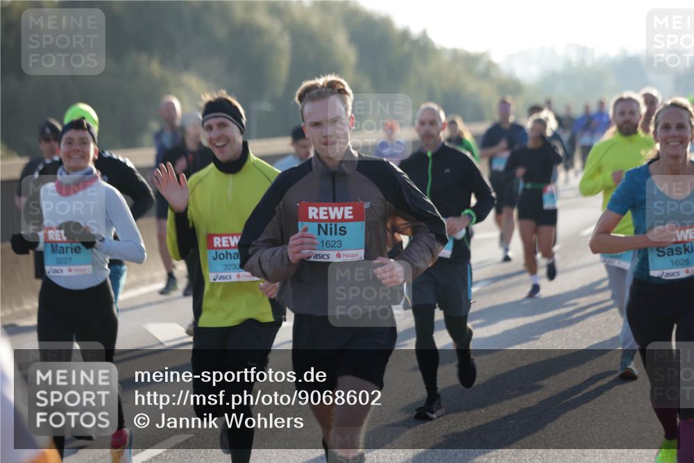 03.10.2025 - Köhlbrandbrückenlauf Jannik Wohlers http://msf.ph/oto/9068602 03.10.2025 09:16:31 Position 3 3227, 3233, 1623, 1626 meine-sportfotos.de