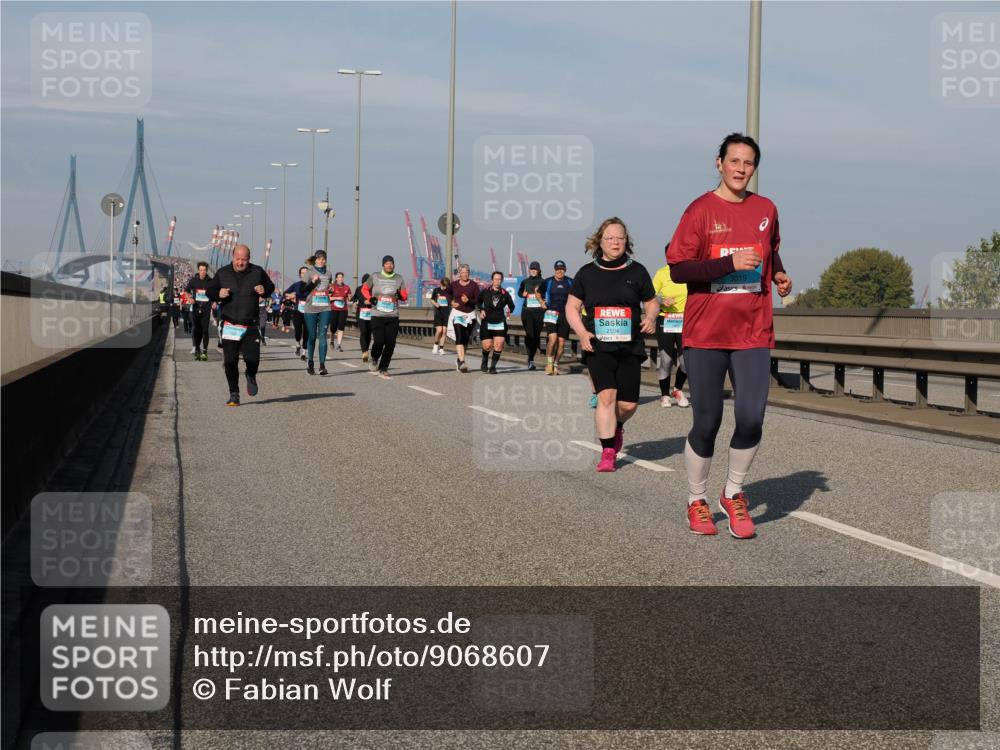 03.10.2025 - Köhlbrandbrückenlauf Fabian Wolf http://msf.ph/oto/9068607 03.10.2025 10:11:16 Position 3 2504, 3019 meine-sportfotos.de