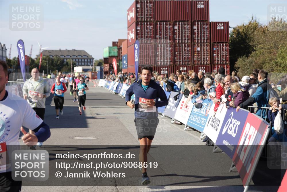 03.10.2025 - Köhlbrandbrückenlauf Jannik Wohlers http://msf.ph/oto/9068619 03.10.2025 13:13:24 Ziel 4191, 4223, 4324, 4373, 4383, 4448, 4463, 4513, 4583, 4853, 5034, 5204, 5261, 5358, 5852, 6788, 6789, 6818 meine-sportfotos.de