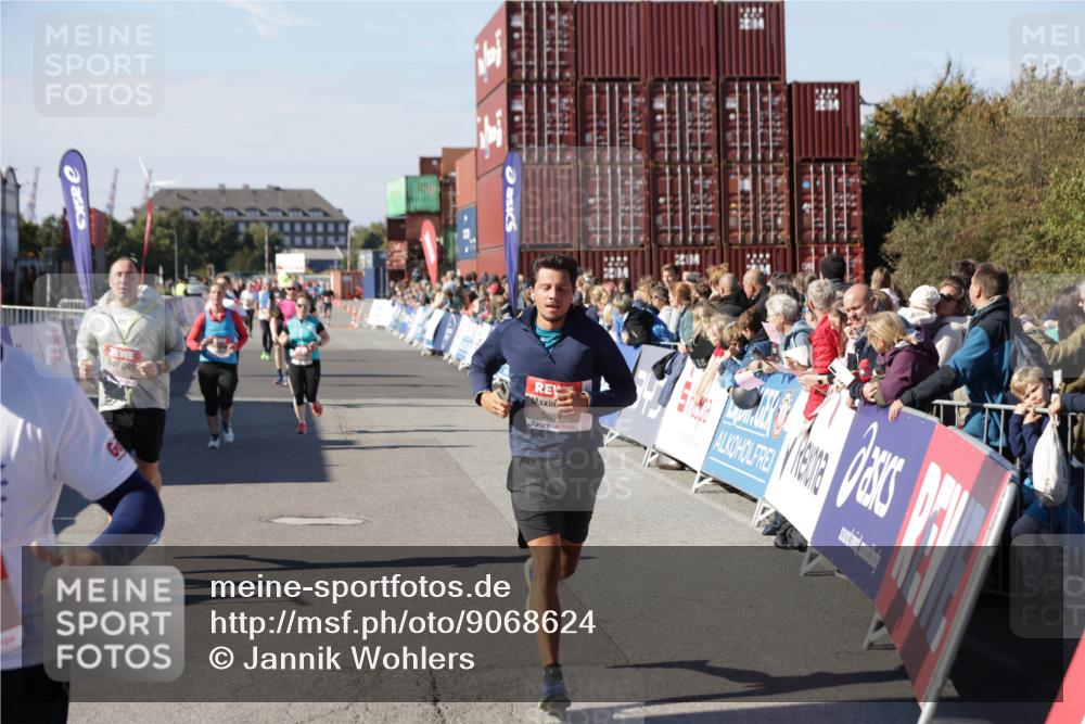 03.10.2025 - Köhlbrandbrückenlauf Jannik Wohlers http://msf.ph/oto/9068624 03.10.2025 13:13:24 Ziel 4191, 4223, 4324, 4373, 4383, 4448, 4463, 4513, 4583, 4853, 5034, 5204, 5261, 5358, 5852, 6788, 6789, 6818 meine-sportfotos.de