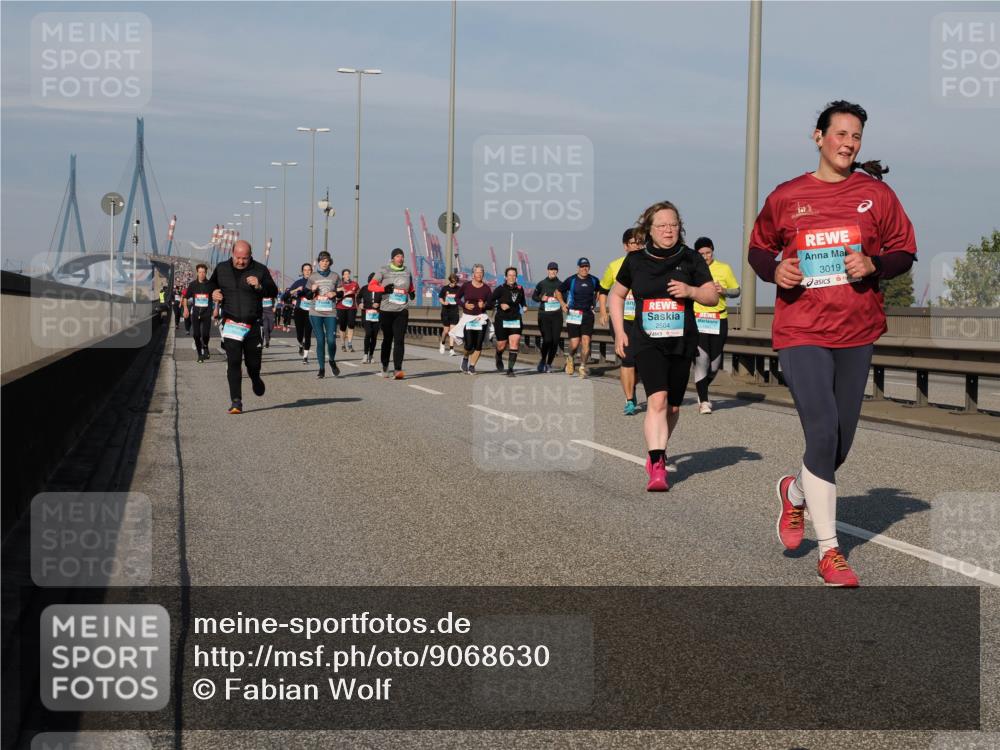 03.10.2025 - Köhlbrandbrückenlauf Fabian Wolf http://msf.ph/oto/9068630 03.10.2025 10:11:17 Position 3 2504, 3019 meine-sportfotos.de