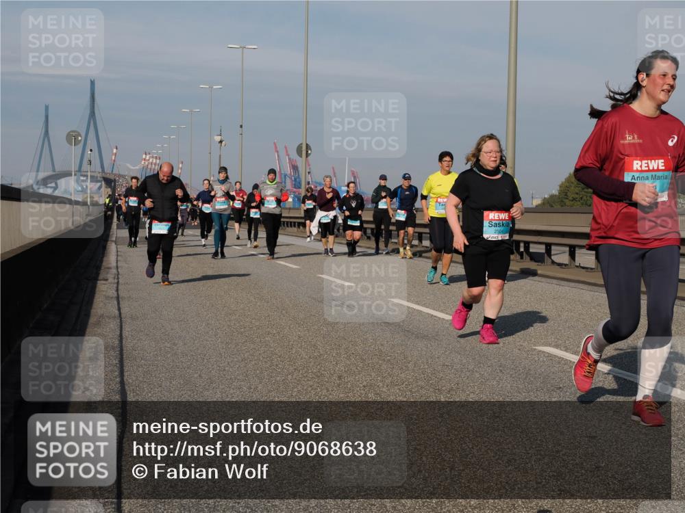 03.10.2025 - Köhlbrandbrückenlauf Fabian Wolf http://msf.ph/oto/9068638 03.10.2025 10:11:17 Position 3 2504, 30 meine-sportfotos.de