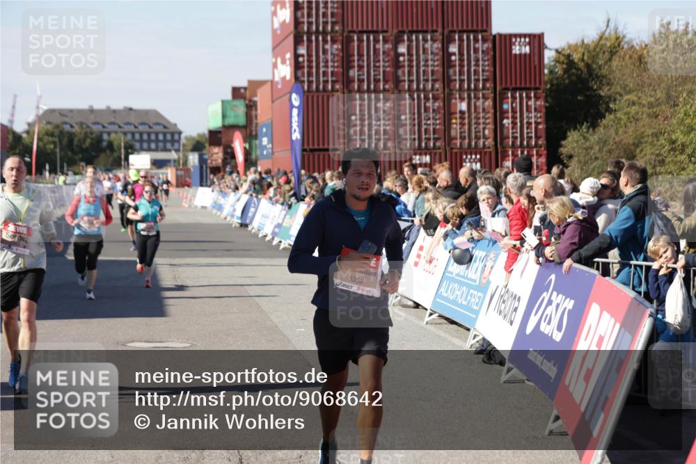 03.10.2025 - Köhlbrandbrückenlauf Jannik Wohlers http://msf.ph/oto/9068642 03.10.2025 13:13:25 Ziel 4065, 4191, 4223, 4324, 4373, 4383, 4448, 4463, 4583, 4853, 5034, 5204, 5261, 5358, 6788, 6789, 6818 meine-sportfotos.de