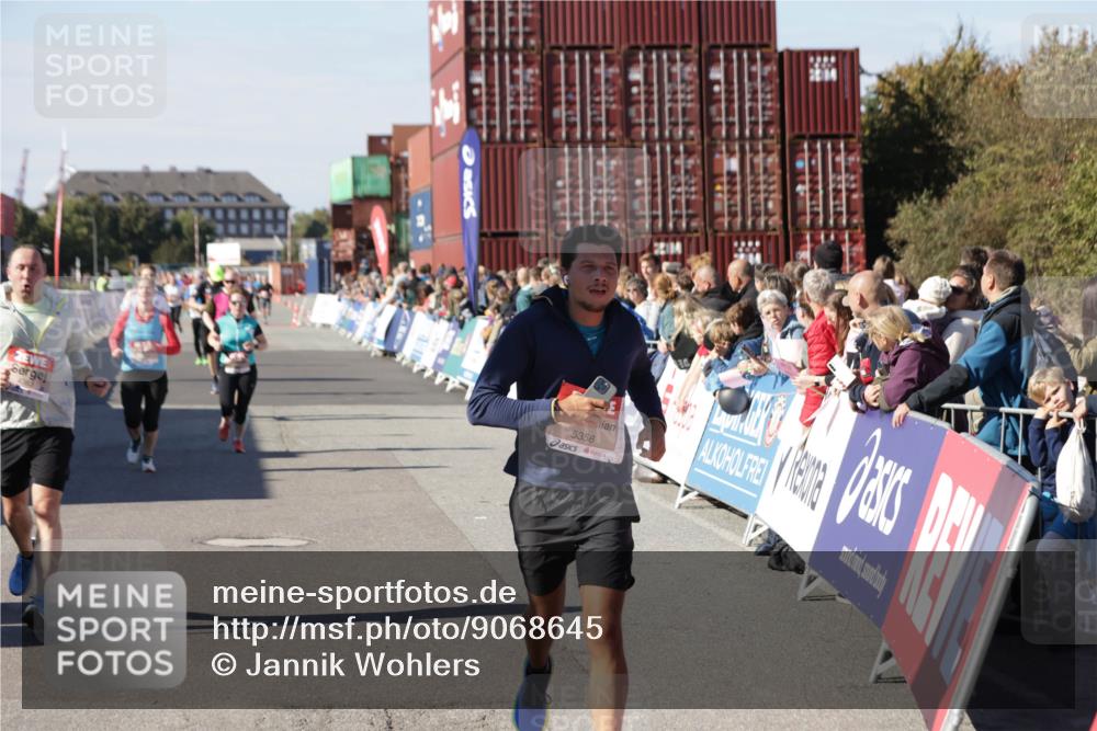 03.10.2025 - Köhlbrandbrückenlauf Jannik Wohlers http://msf.ph/oto/9068645 03.10.2025 13:13:25 Ziel 4065, 4191, 4223, 4324, 4373, 4383, 4448, 4463, 4583, 4853, 5034, 5204, 5261, 5358, 6788, 6789, 6818 meine-sportfotos.de