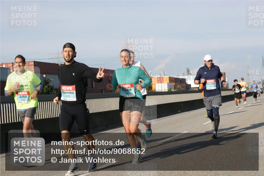03.10.2025 - Köhlbrandbrückenlauf Jannik Wohlers http://msf.ph/oto/9068652 03.10.2025 09:48:00 Position 3 1182, 1205, 1280, 2843 meine-sportfotos.de