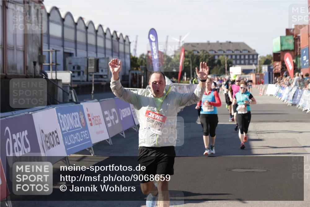 03.10.2025 - Köhlbrandbrückenlauf Jannik Wohlers http://msf.ph/oto/9068659 03.10.2025 13:13:26 Ziel 4065, 4223, 4324, 4373, 4383, 4448, 4580, 4583, 4853, 5034, 5204, 5261, 5358, 6788, 6789, 6818 meine-sportfotos.de