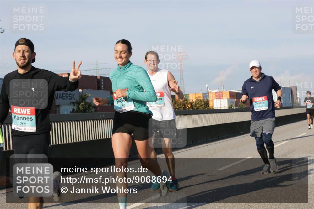 03.10.2025 - Köhlbrandbrückenlauf Jannik Wohlers http://msf.ph/oto/9068694 03.10.2025 09:48:01 Position 3 1205, 1280, 1176, 2843 meine-sportfotos.de