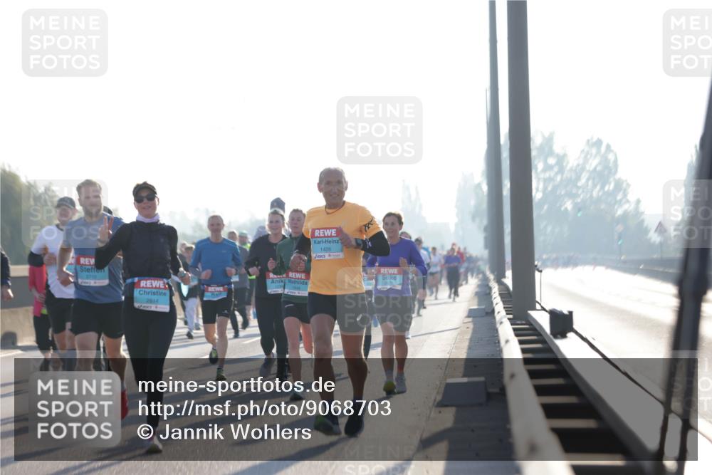 03.10.2025 - Köhlbrandbrückenlauf Jannik Wohlers http://msf.ph/oto/9068703 03.10.2025 09:16:40 Position 3 3710, 2814, 1428 meine-sportfotos.de