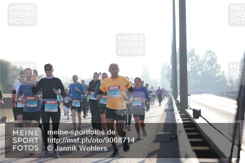 03.10.2025 - Köhlbrandbrückenlauf Jannik Wohlers http://msf.ph/oto/9068714 03.10.2025 09:16:40 Position 3 3710, 2814, 1428, 2677 meine-sportfotos.de