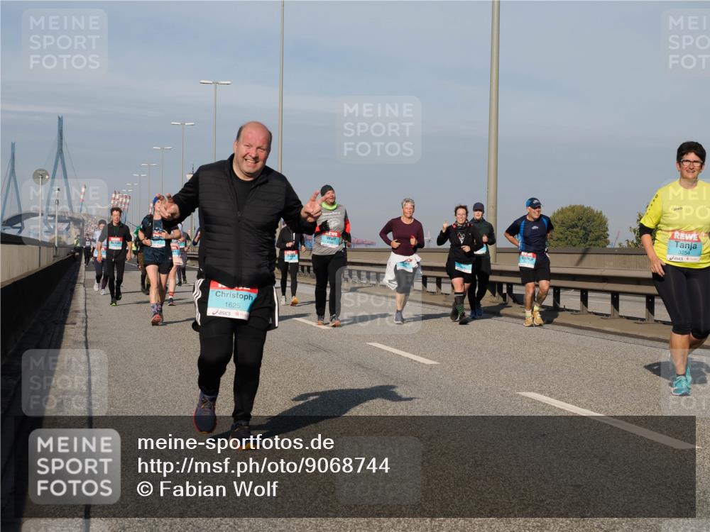 03.10.2025 - Köhlbrandbrückenlauf Fabian Wolf http://msf.ph/oto/9068744 03.10.2025 10:11:21 Position 3 1625, 3254 meine-sportfotos.de