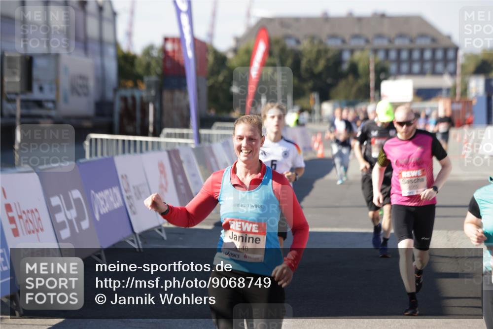 03.10.2025 - Köhlbrandbrückenlauf Jannik Wohlers http://msf.ph/oto/9068749 03.10.2025 13:13:28 Ziel 4065, 4223, 4324, 4383, 4448, 4580, 4583, 4853, 5034, 5147, 5261, 5358, 6788, 6789 meine-sportfotos.de