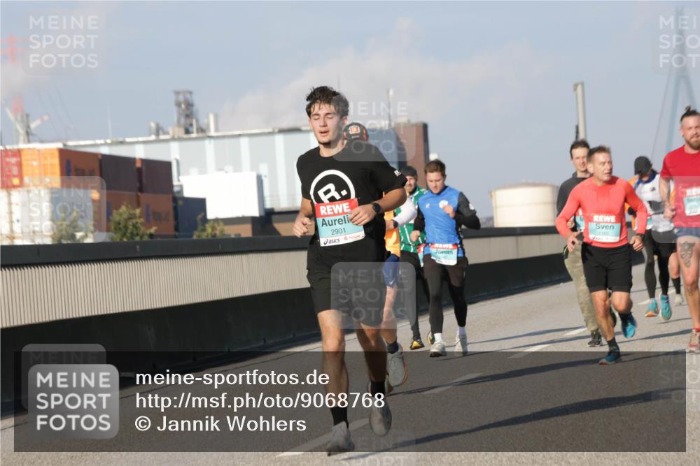 03.10.2025 - Köhlbrandbrückenlauf Jannik Wohlers http://msf.ph/oto/9068768 03.10.2025 09:48:05 Position 3 2901, 1165 meine-sportfotos.de