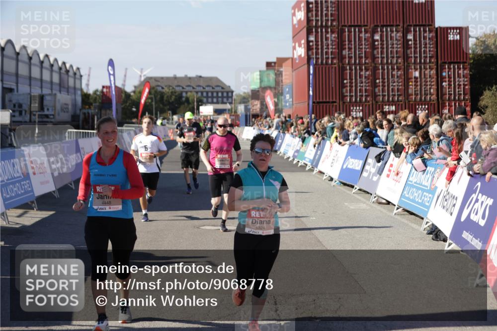 03.10.2025 - Köhlbrandbrückenlauf Jannik Wohlers http://msf.ph/oto/9068778 03.10.2025 13:13:29 Ziel 4065, 4324, 4383, 4448, 4580, 4583, 4595, 4853, 5034, 5147, 5261, 5358, 6788, 6789 meine-sportfotos.de