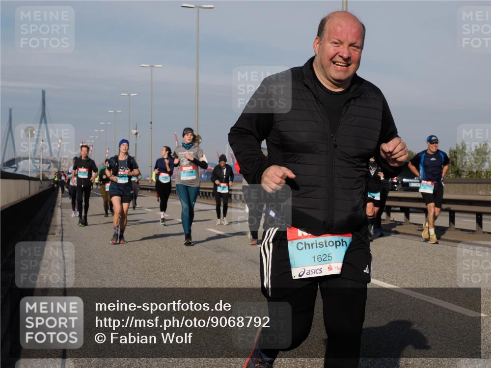 03.10.2025 - Köhlbrandbrückenlauf Fabian Wolf http://msf.ph/oto/9068792 03.10.2025 10:11:23 Position 3 1625 meine-sportfotos.de